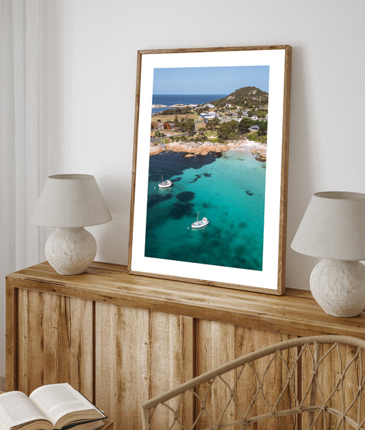  Wubbs Beach in Bicheno, Tasmania Print